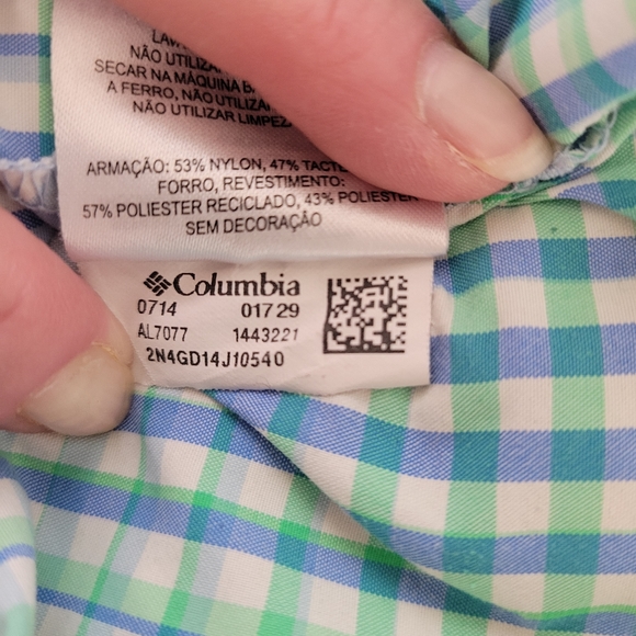 Columbia women's Omni Shade sun protected vented lightweight button down shirt - Picture 11 of 13